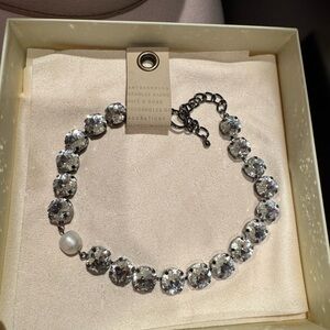 Glitzy Anthropologie Chrystal Necklacee with pearl BNWT